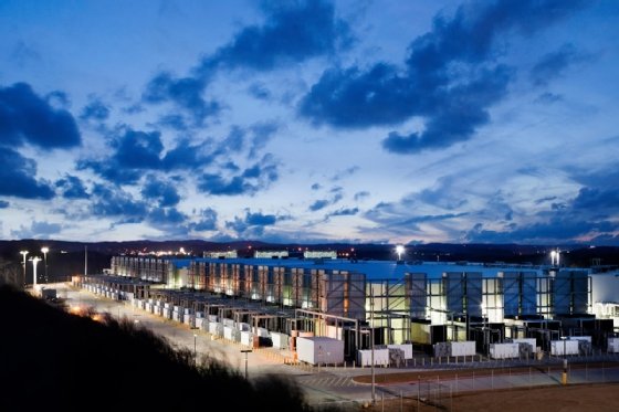 Picture of Google data center